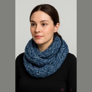 Winter Scarf Infinity Blue and White Soft Acrylic Couture Gem Eternity Scarf NWT